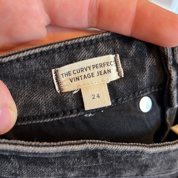 Madewell The Curvy Perfect Vintage Jean in Lunar Wash - Picture 11 of 14